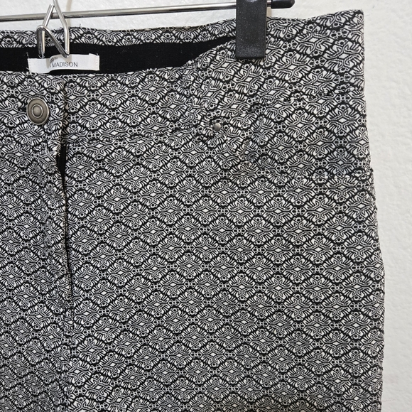 89th & Madison Black and White Geometric Patterned Stretch Pants Size 12 - Picture 4 of 11